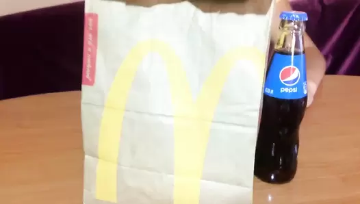 ElenaToilet - Big Shit Burger (Fresh Shit Burger)