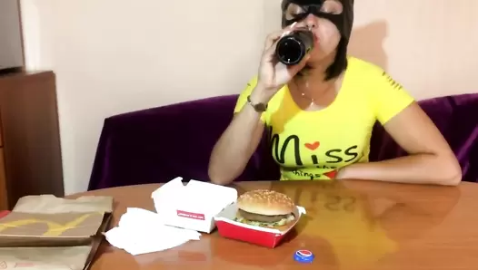 ElenaToilet - Big Shit Burger (Fresh Shit Burger)