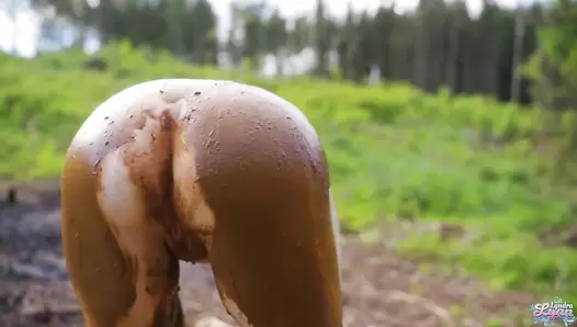 Lyndra Lynn - Big Dump In The Woods