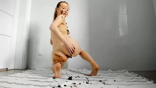 LucyBelle - Hot poop smear
