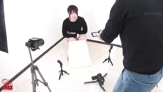 FF-666 05 Complete surrounding view of amateur women’s natural stool excretion.