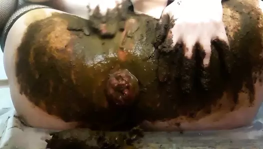 ScatLina - Anal prolapse in shit