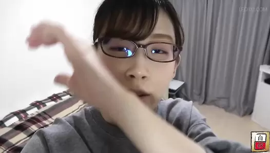 JG-564 04 Several days of close-up photography and self-portraits of Shino Hasegawa’s poop at home. She is an intelligent girl who is attractive for her clear and transparent appearance.