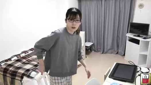 JG-564 04 Several days of close-up photography and self-portraits of Shino Hasegawa’s poop at home. She is an intelligent girl who is attractive for her clear and transparent appearance.