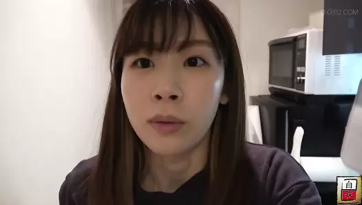 JG-564 02 Several days of close-up photography and self-portraits of Shino Hasegawa’s poop at home. She is an intelligent girl who is attractive for her clear and transparent appearance.