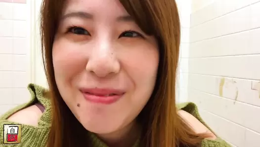 JG-563 07 Self filmed defecation videos with live commentary and a camera placed directly under the anus. VOL. 2