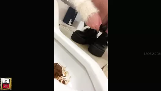 JG-563 02 Self filmed defecation videos with live commentary and a camera placed directly under the anus. VOL. 2