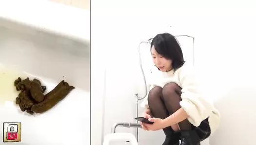 JG-563 01 Self filmed defecation videos with live commentary and a camera placed directly under the anus. VOL. 2