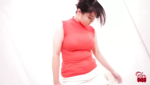FF-626 02 Amateur girl’s first fart in front of camera.