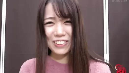 FF-626 01 Amateur girl’s first fart in front of camera.