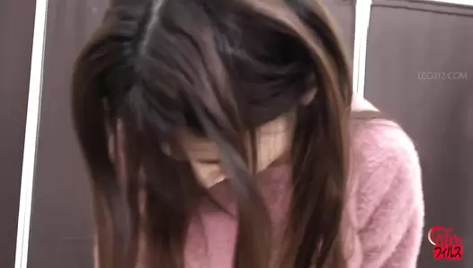 FF-626 01 Amateur girl’s first fart in front of camera.