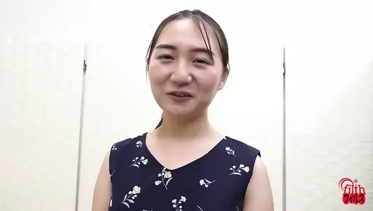 FF-626 01 Amateur girl’s first fart in front of camera.