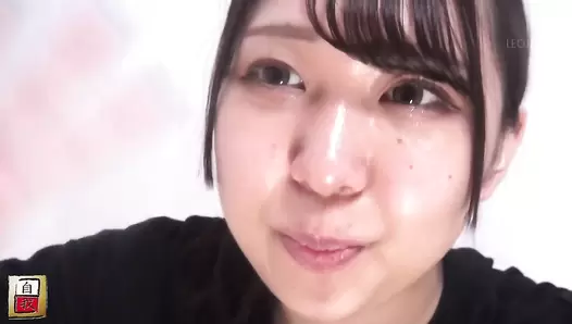 JG-558 05 Close-up filming and self-portraits over several days: Hinata Nagano’s poops at home.