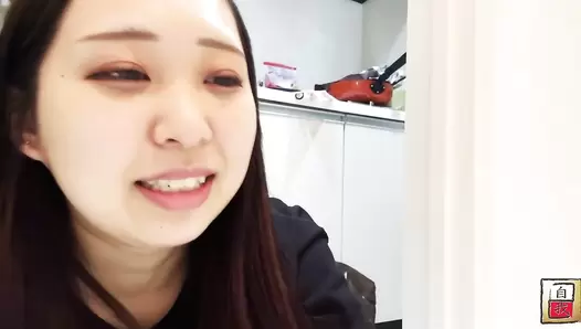 JG-558 04 Close-up filming and self-portraits over several days: Hinata Nagano’s poops at home.