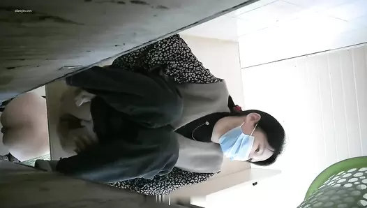 China Toilet Voyeur 1347 (Part 2)