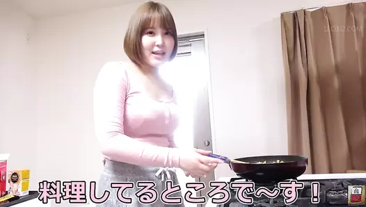 JG-528 01 Perverted poop play: “Look at me, I like my own poop so much that I can’t help it.”