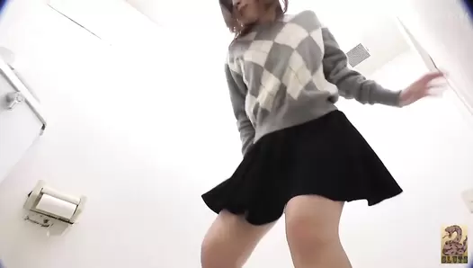 SR092 01 Women spreading their assholes while pooping on toilet. Multiple viewing angles and stinky farts. VOL. 5
