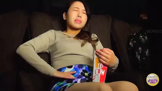SL-610 03 Rushing to poop while the movie is showing