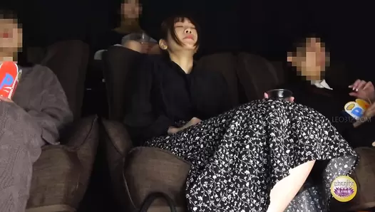 SL-610 02 Rushing to poop while the movie is showing