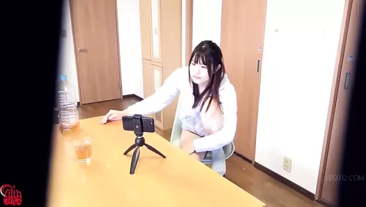 FF-648 04 Explosive and exhilarating! A secret LIVE broadcast where cute girls let you hear their farts
