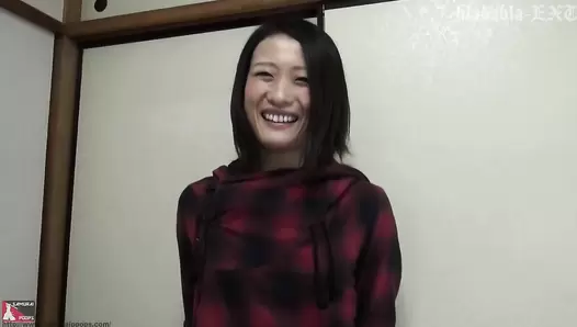 UJSD-01 04 4 women peeing and pooping solos and interviews. (uncensored)
