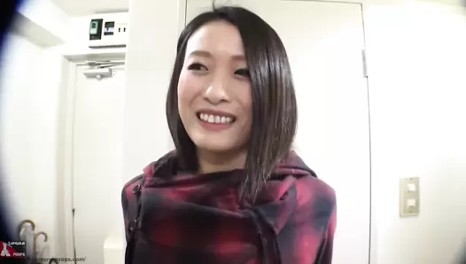 UJSD-01 04 4 women peeing and pooping solos and interviews. (uncensored)