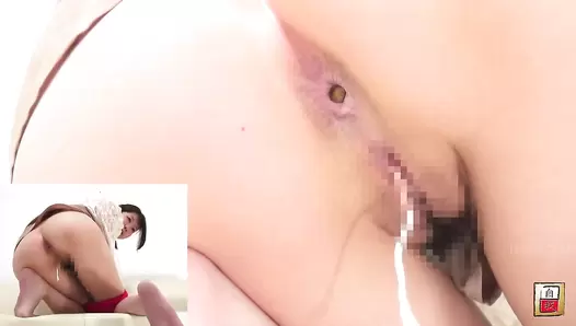 JG-556 01 Homemade close-up photography and self-portraits over several days. Maho Kawanishi poops at her home