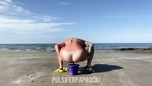 PulsiferPaprocki - Beach Bucket Poop