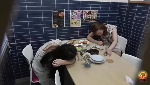 EE-745 01 Drunk girls in izakaya’s toilet: poop scattered all over the place!