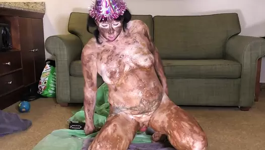 Dirtygardengirl - Scat Covered Birthday Custom