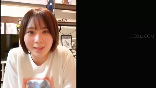 JG-555 05 Close-up photography and self-portraits over several days with fearless Maho Kawanishi who takes poop selfies even if her family is there. VOL. 2