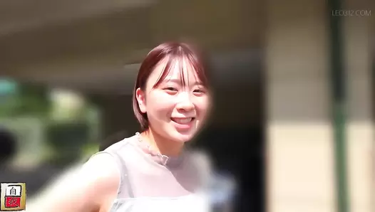JG-555 06 Close-up photography and self-portraits over several days with fearless Maho Kawanishi who takes poop selfies even if her family is there. VOL. 2