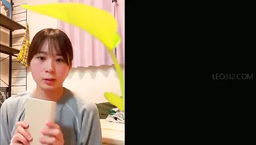 JG-555 04 Close-up photography and self-portraits over several days with fearless Maho Kawanishi who takes poop selfies even if her family is there. VOL. 2