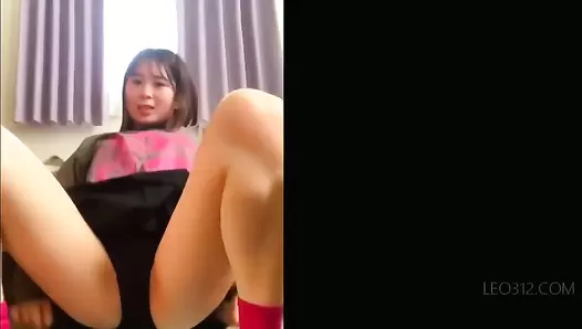 JG-555 03 Close-up photography and self-portraits over several days with fearless Maho Kawanishi who takes poop selfies even if her family is there. VOL. 2
