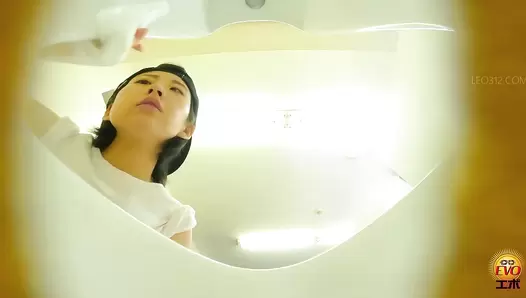 EE-742 05 Hidden camera: Thrilling defecation of women dressed as men in the men’s restroom