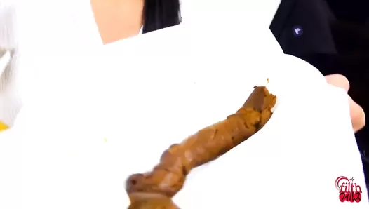 FF-642 04 Food and poop review on screen with embarrassed girls