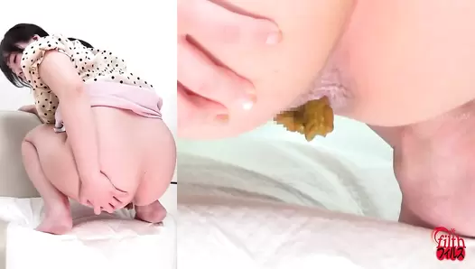 FF-642 06 Food and poop review on screen with embarrassed girls