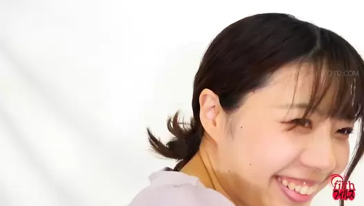 FF-642 02 Food and poop review on screen with embarrassed girls