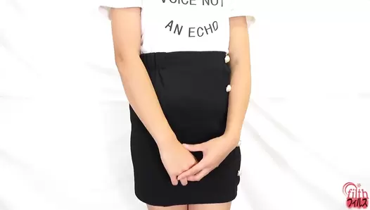 FF-643 05 Standing farts with buttcheeks open