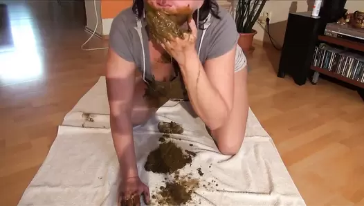 Dirtyscatgirl - Dirty Slut likes the taste of shit