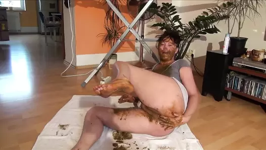 Dirtyscatgirl - Dirty Slut likes the taste of shit