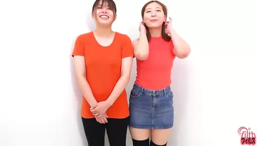 FF-643 07 Standing farts with buttcheeks open