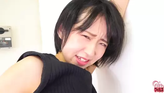 FF-643 04 Standing farts with buttcheeks open
