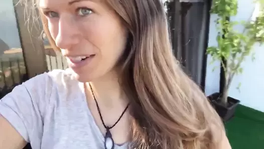 VeganLinda - Crazy Shit on Rooftop-Railing (Desperation)