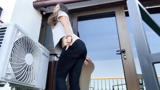 VeganLinda - Crazy Shit on Rooftop-Railing (Desperation)
