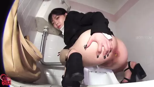 FF-640 05 Office ladies and their shady side job. (Defecation on camera)