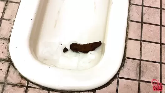 FF-640 04 Office ladies and their shady side job. (Defecation on camera)