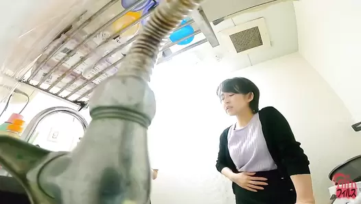 FF-638 01 Female teachers secretly poops while students, parents, and co-workers nearby