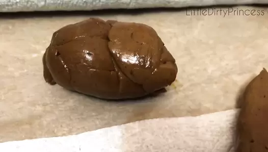 LittleDirtyPrincess - 5 days worth of poop feels so good coming out