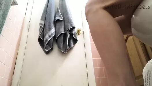 LittleDirtyPrincess - 5 days worth of poop feels so good coming out